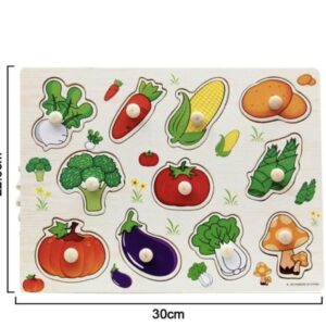 Puzzle din lemn cu piese mari , butoane usor de prins . Sub piesa din lemn cu buton gasiti imaginea corespondenta . dimensiuni : 30 x 22.5 cm.